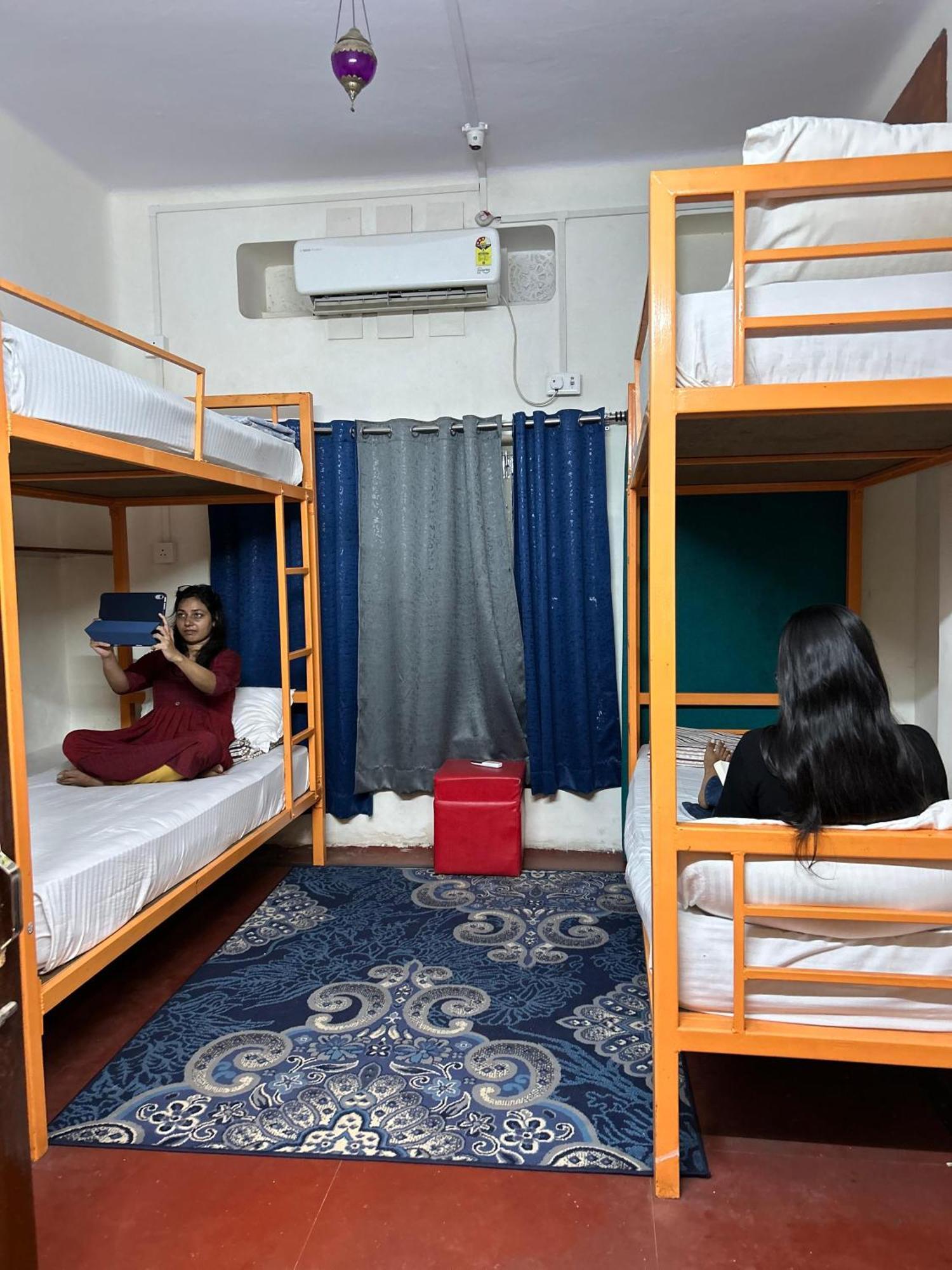 Inka Kashi Hostel Varanasi Bagian luar foto
