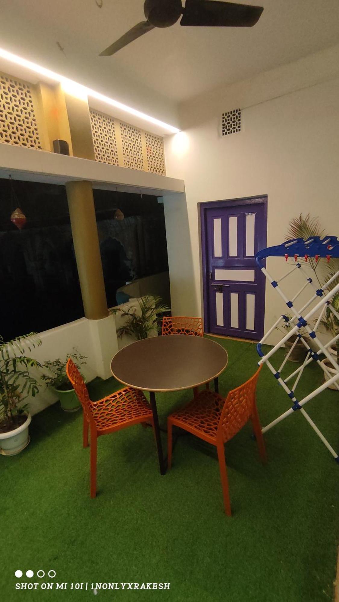 Inka Kashi Hostel Varanasi Bagian luar foto