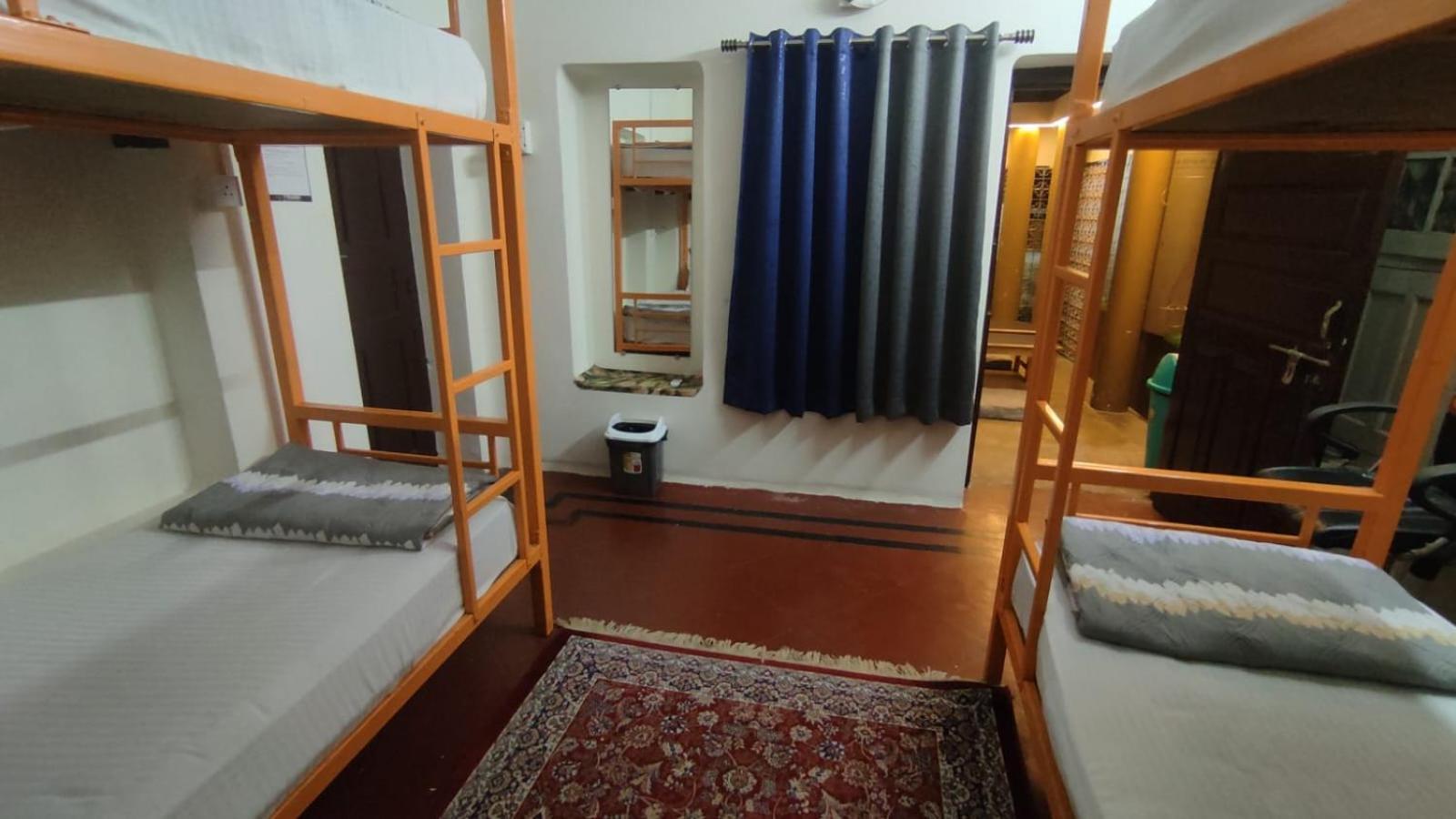 Inka Kashi Hostel Varanasi Bagian luar foto