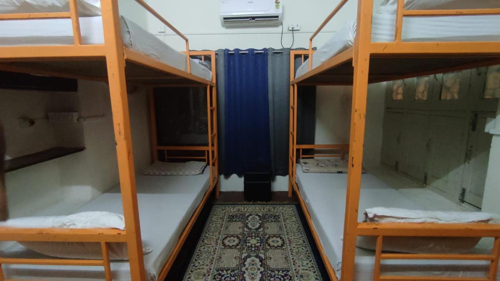 Inka Kashi Hostel Varanasi Bagian luar foto